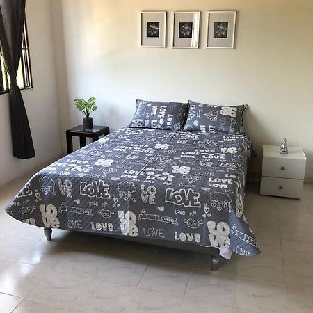 Habitaciones Independientes Cerca Al Aeropuerto 1 Cartagena Ngoại thất bức ảnh