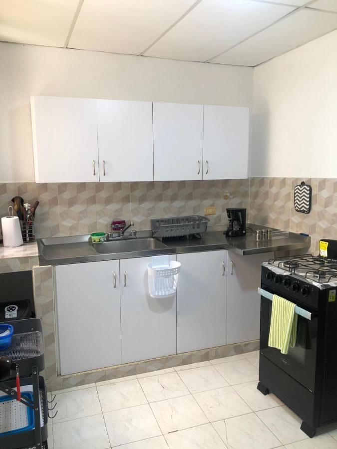 Habitaciones Independientes Cerca Al Aeropuerto 1 Cartagena Ngoại thất bức ảnh